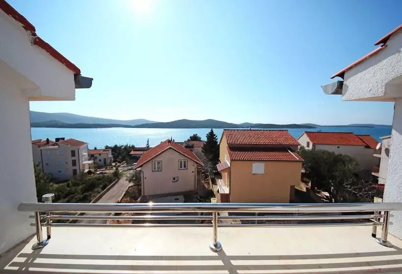 Majatalo Apartments & Rooms Villa Petra