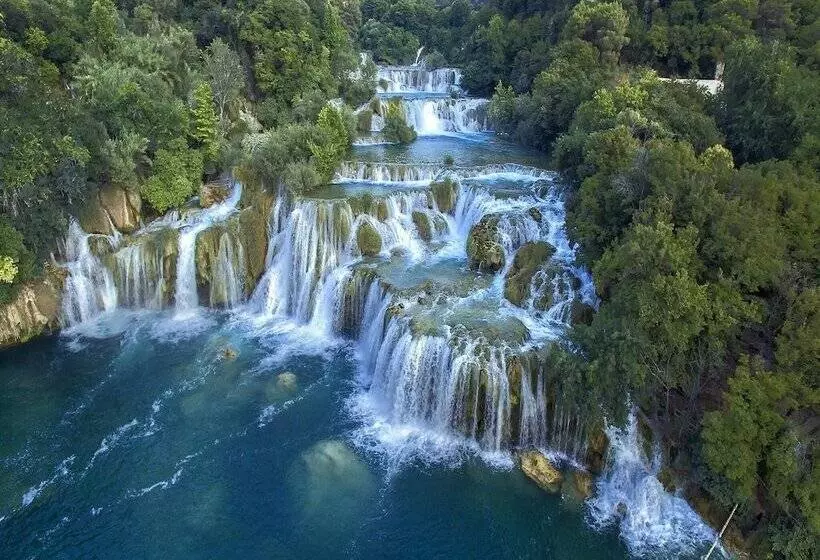 Majatalo Apartments & Rooms Villa Petra