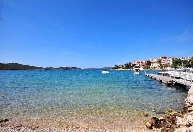 Majatalo Apartments & Rooms Villa Petra