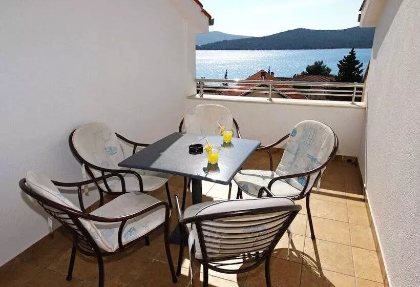 Majatalo Apartments & Rooms Villa Petra