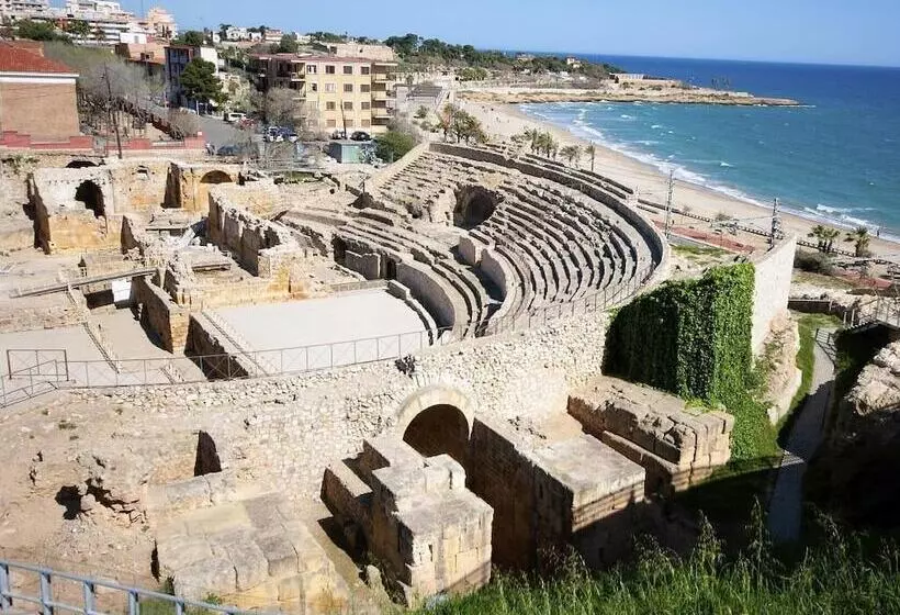 پانسیون Hostal Forum Tarragona