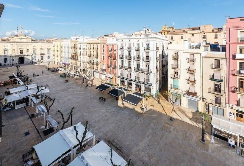 پانسیون Hostal Forum Tarragona