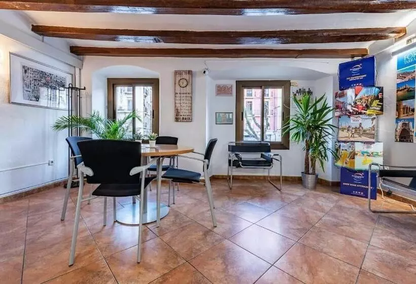 پانسیون Hostal Forum Tarragona