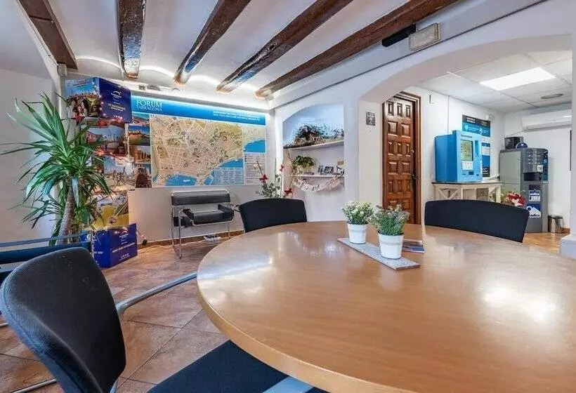 پانسیون Hostal Forum Tarragona