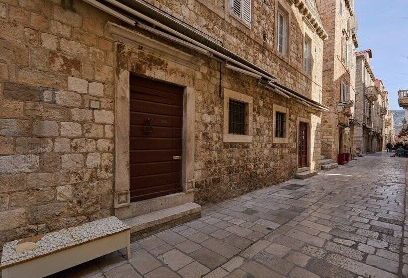 פנסיון Room Eddie