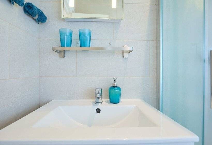 פנסיון Room Eddie