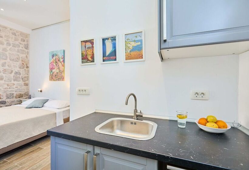 פנסיון Room Eddie