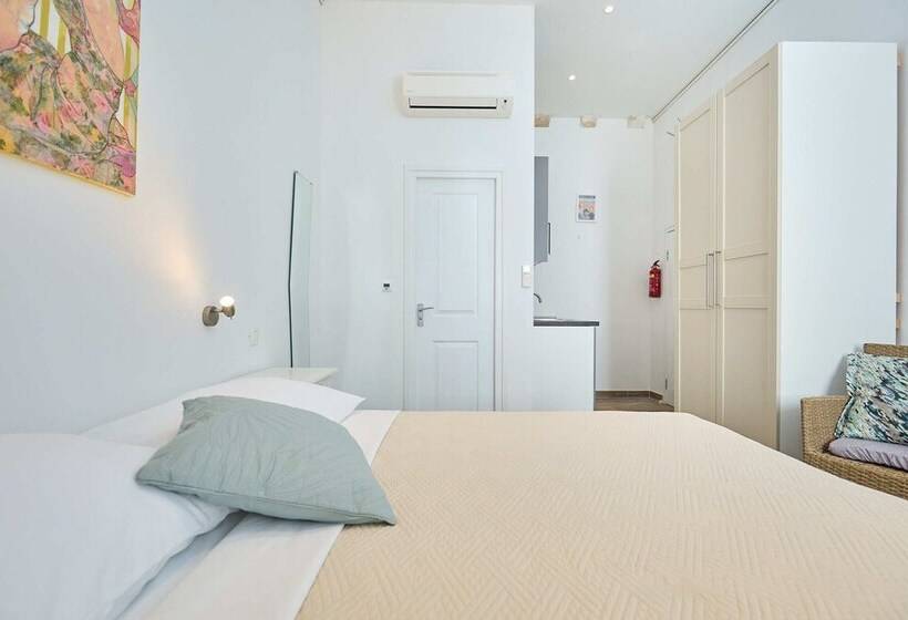 פנסיון Room Eddie