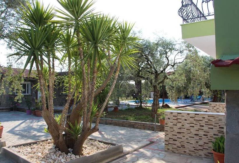 ペンション Villa Iatrou