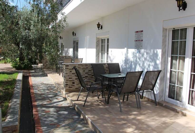 ペンション Villa Iatrou