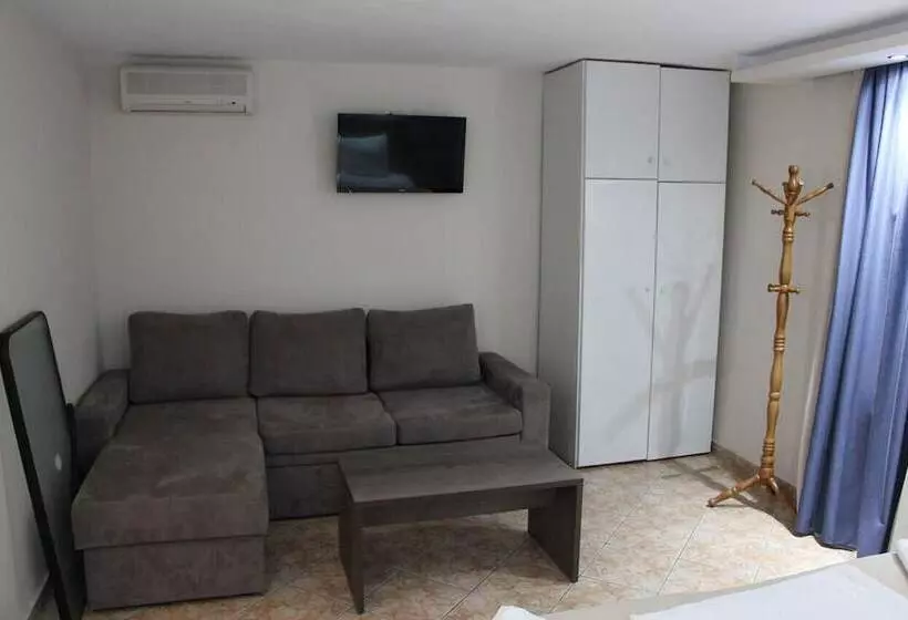 Majatalo Villa Iatrou