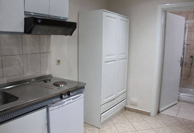 ペンション Villa Iatrou