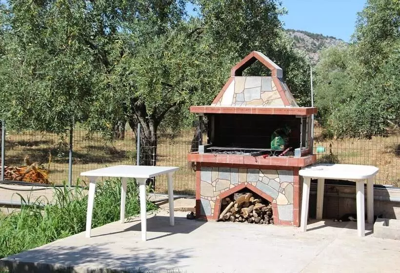 Majatalo Villa Iatrou