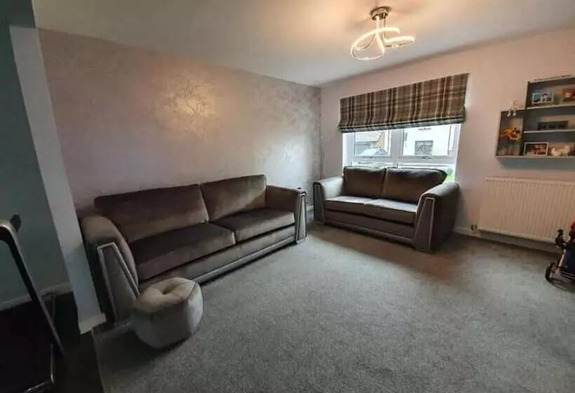 レジデンス 4 Bed House In Elgin, Optional Fee For Hot Tub