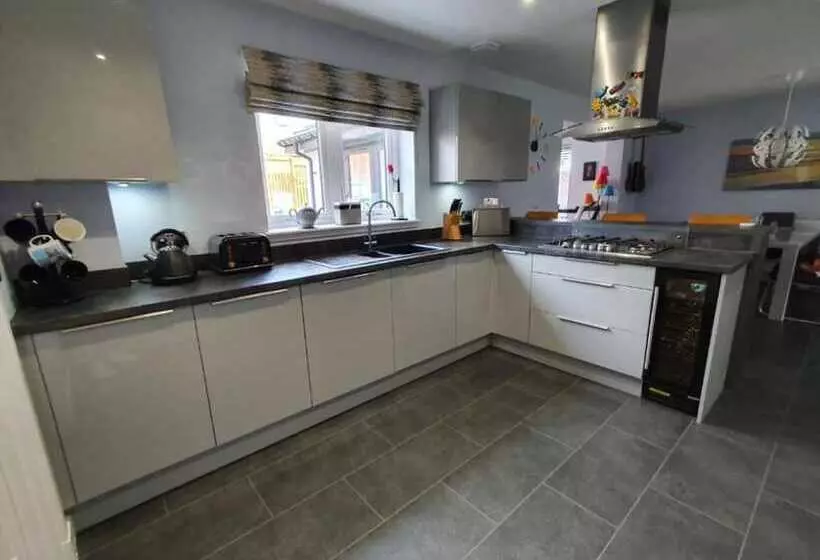 レジデンス 4 Bed House In Elgin, Optional Fee For Hot Tub