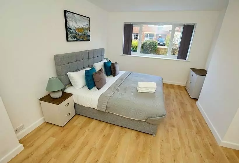 Residenssi Charming 5 Bedroom House In The Heart Of Bexley