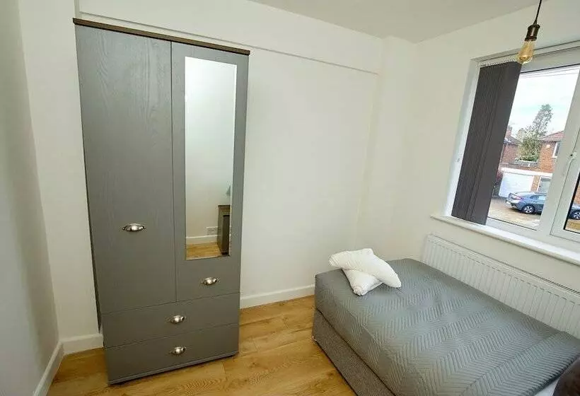 Residenssi Charming 5 Bedroom House In The Heart Of Bexley