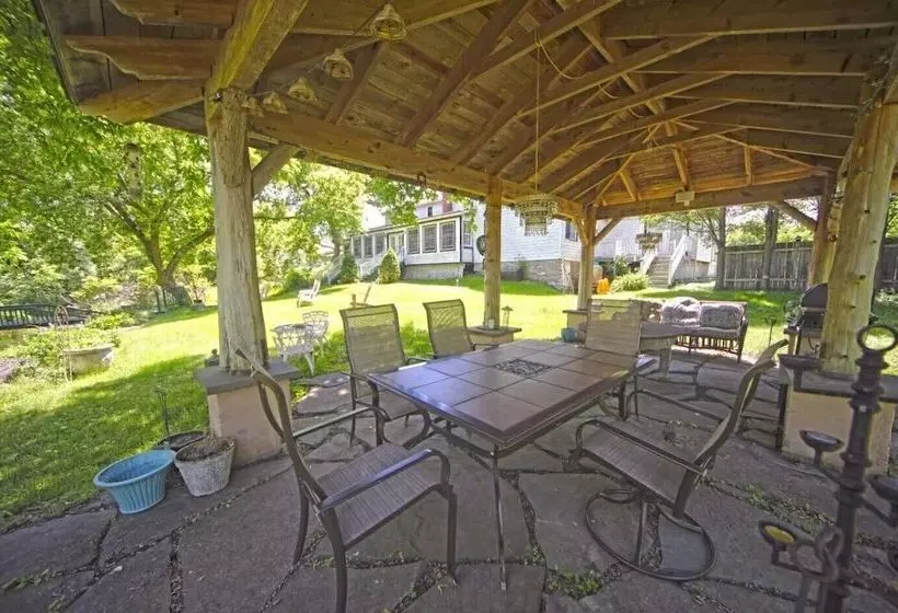 The Hayden Creek Inn