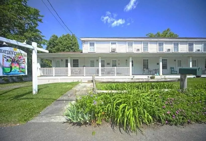 The Hayden Creek Inn