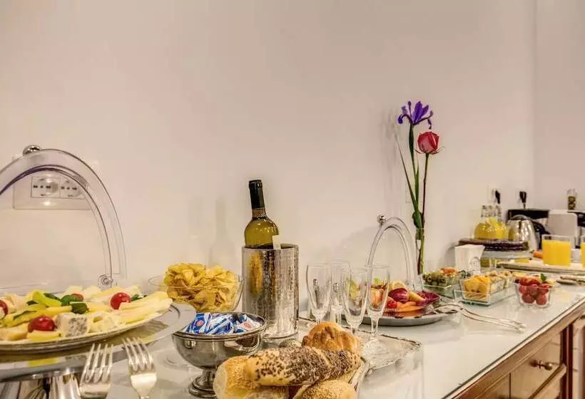 تختخواب و صبحانه Pantheonview  Luxury Suites