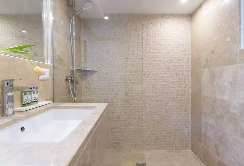 تختخواب و صبحانه Pantheonview  Luxury Suites