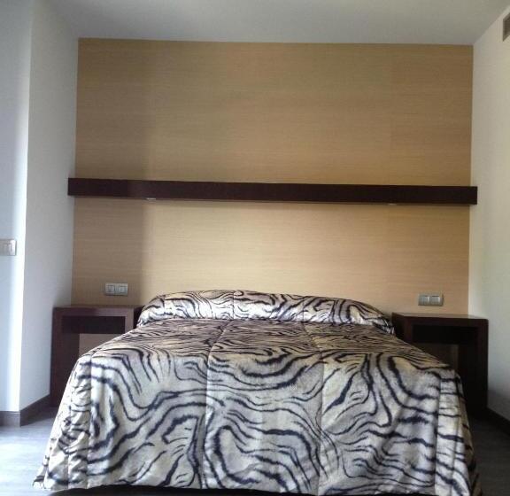 Hotelli 9 Sant Antoni