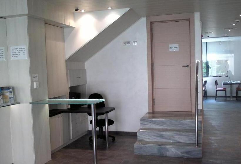 Hotelli 9 Sant Antoni