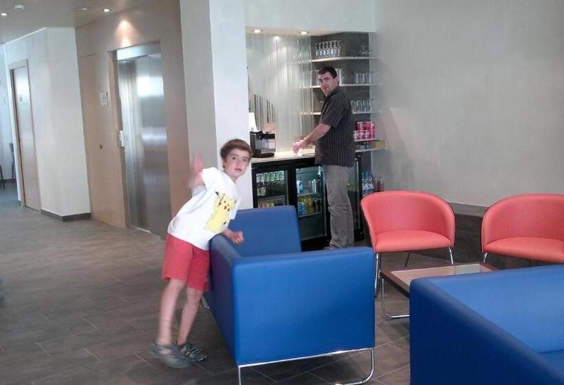 Hotelli 9 Sant Antoni