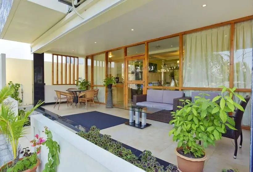 هتل Crystal Beach Inn