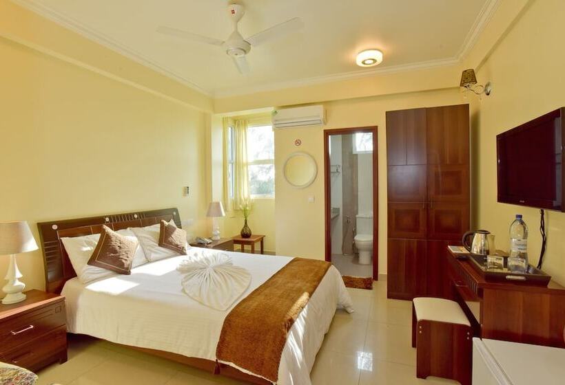 هتل Crystal Beach Inn