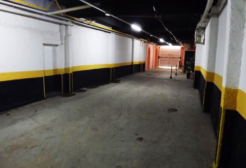 هتل Downtown Santana