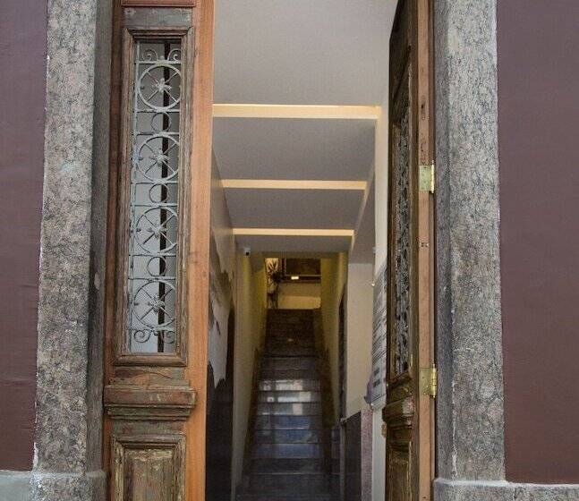 هتل Downtown Santana