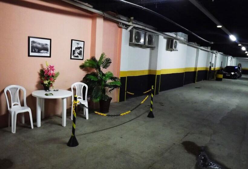 هتل Downtown Santana