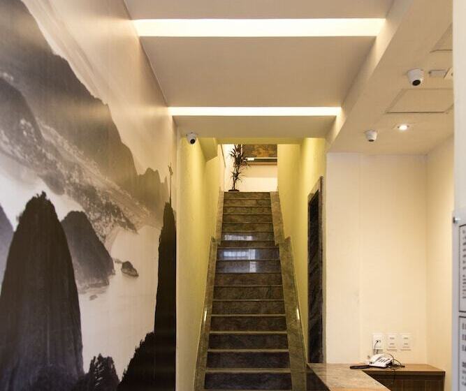 هتل Downtown Santana