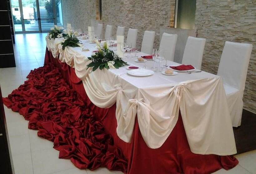 酒店 La Fonte dell'Astore