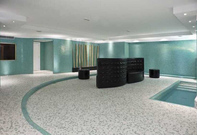 酒店 La Fonte dell'Astore