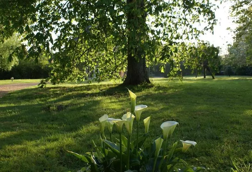 هتل Le Domaine De La Vallee