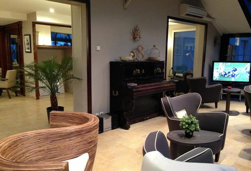 هتل Le Domaine De La Vallee