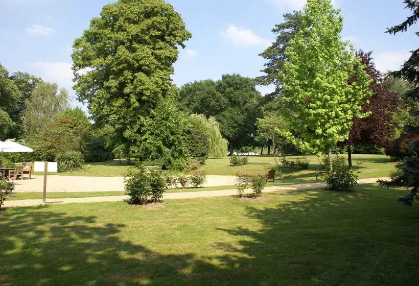 هتل Le Domaine De La Vallee