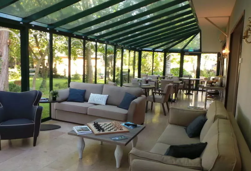 هتل Le Domaine De La Vallee