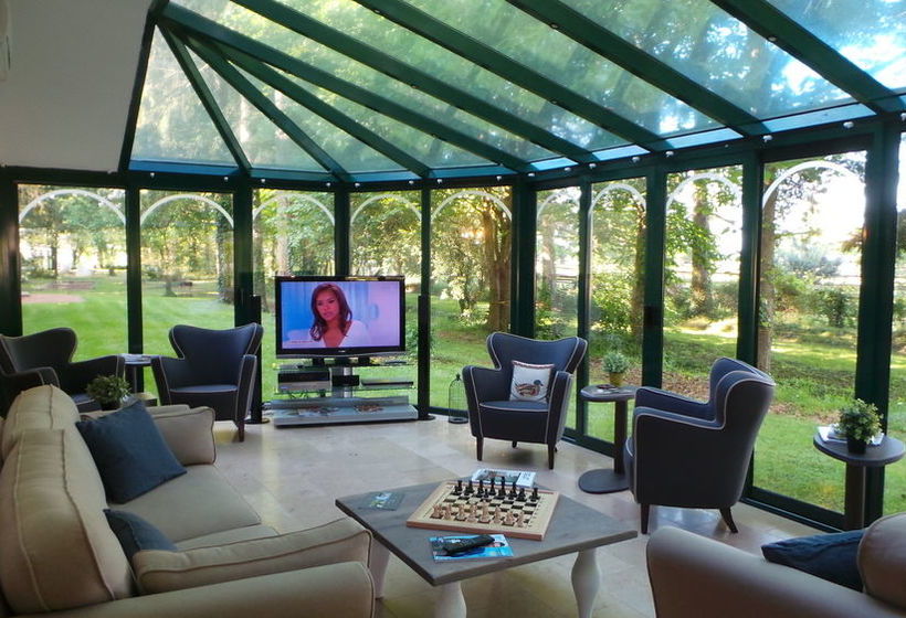 هتل Le Domaine De La Vallee