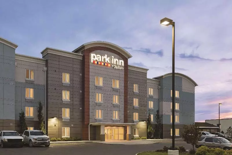 Hotelli Park Inn By Radisson, Calgary Airport North, Ab