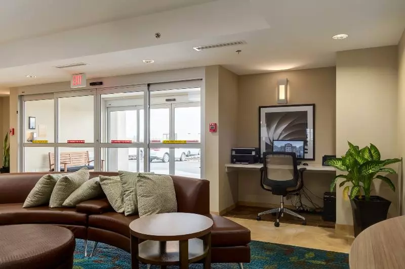 Hotelli Park Inn By Radisson, Calgary Airport North, Ab