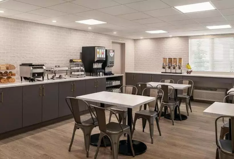 Hotelli Park Inn By Radisson, Calgary Airport North, Ab