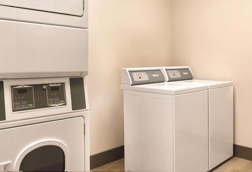 Szálloda Park Inn By Radisson, Calgary Airport North, Ab