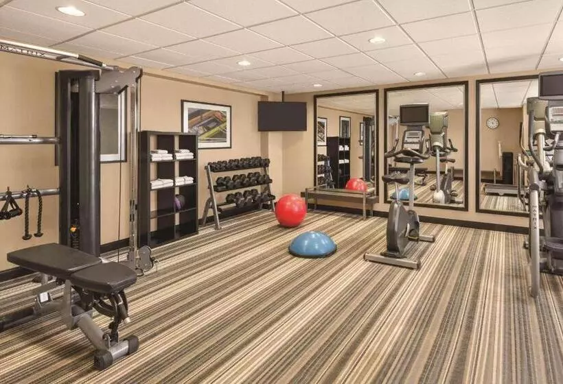 Hotelli Park Inn By Radisson, Calgary Airport North, Ab