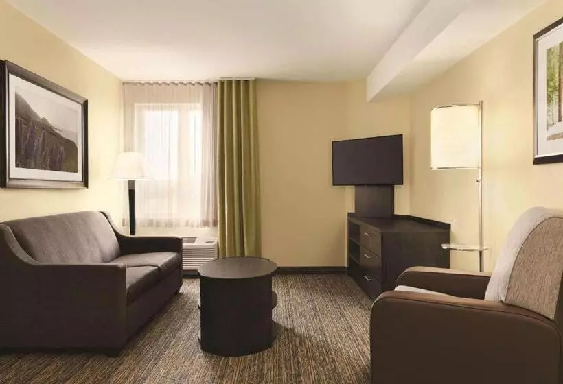 Hotelli Park Inn By Radisson, Calgary Airport North, Ab