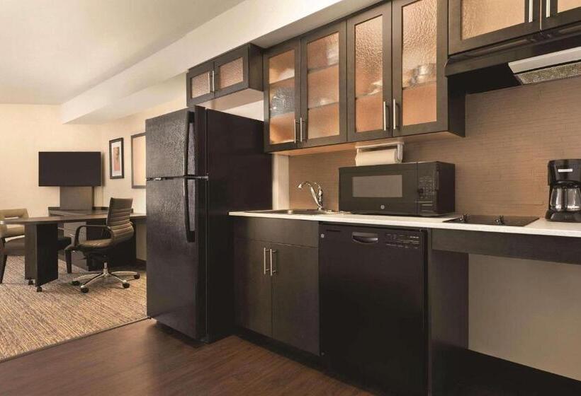 Szálloda Park Inn By Radisson, Calgary Airport North, Ab