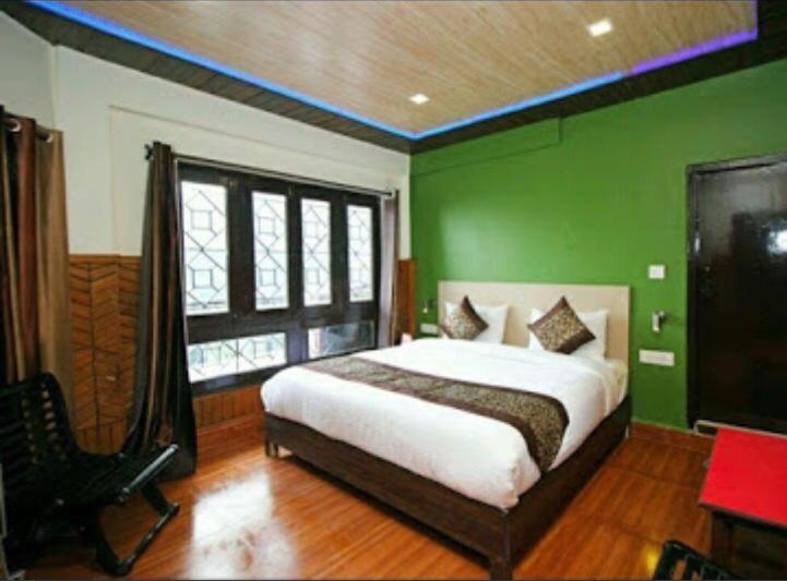 ホテル Sweet Sunset Resort Nainital