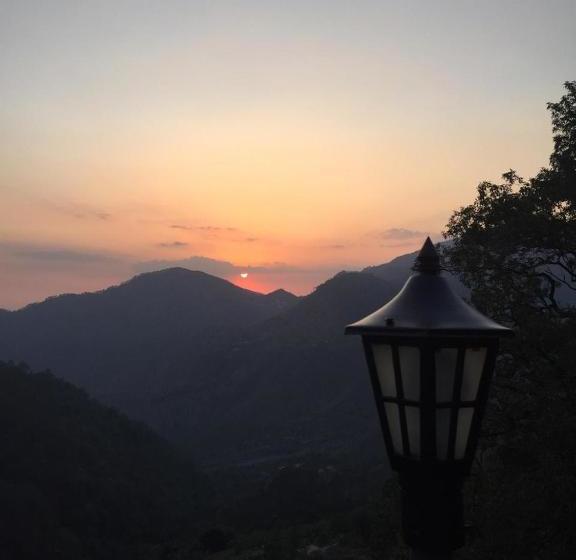 ホテル Sweet Sunset Resort Nainital